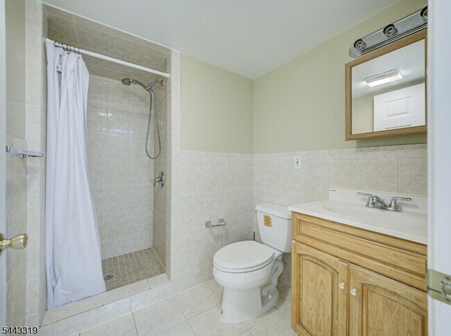 Building Photo - 223 Emily Pl