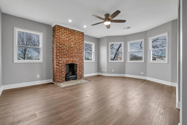Building Photo - 2089 Lockbourne Rd
