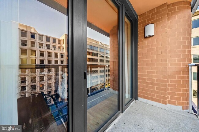 Building Photo - 631 D St NW