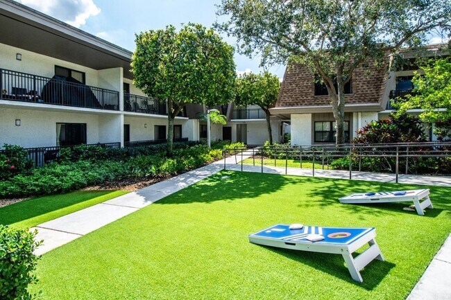 Building Photo - Legacy at the Palms