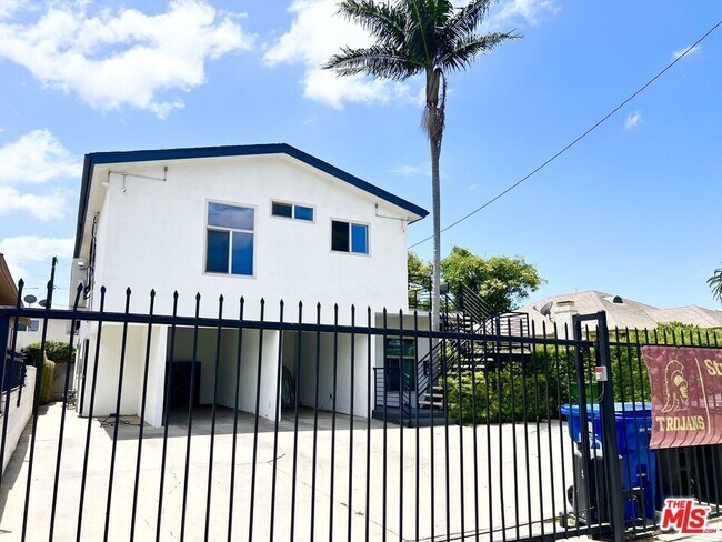 Building Photo - 1336 W 37th Dr