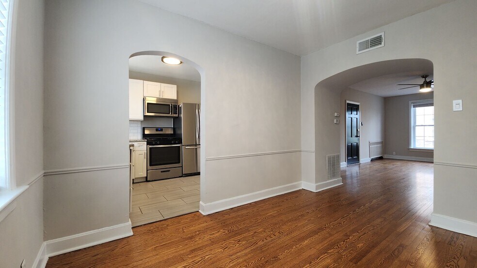 Building Photo - 7754 Kingsbury Blvd