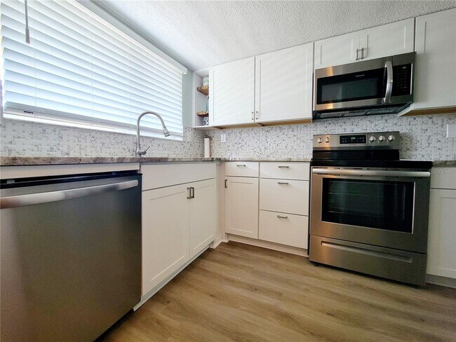 Building Photo - 90 S Highland Ave