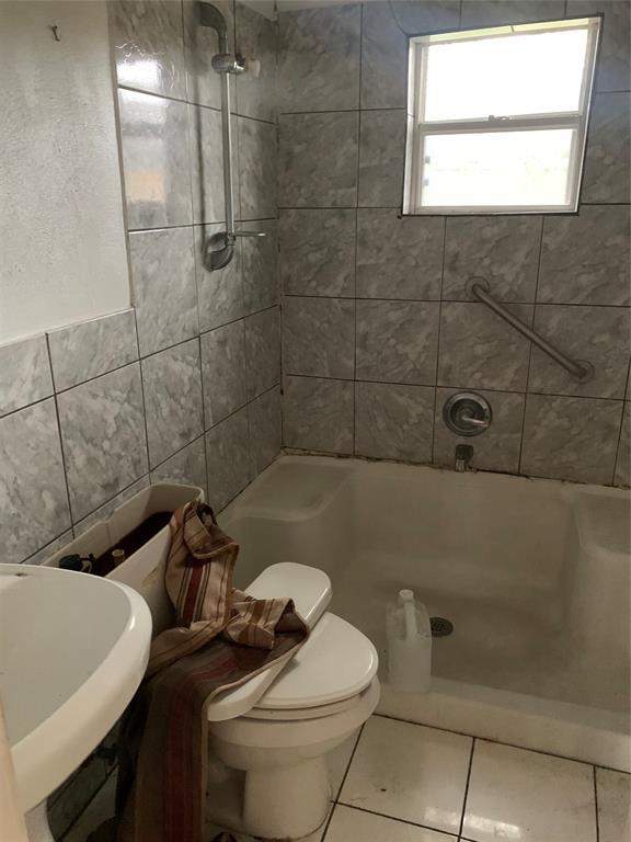 Building Photo - 4909 Higgins St