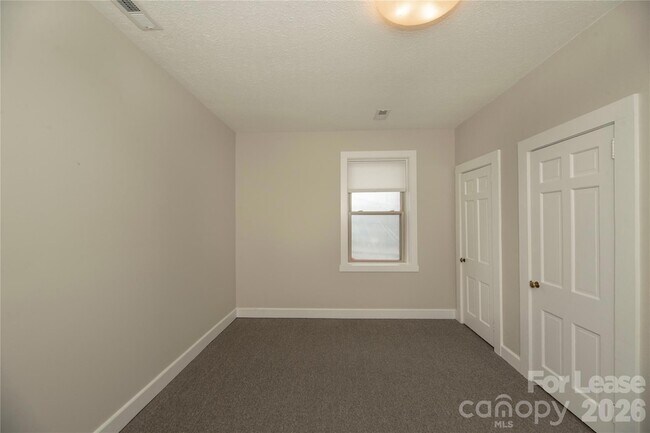 Building Photo - 212 S Broad St