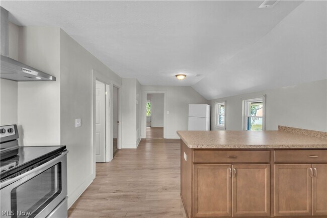 Building Photo - 3187 W 44th St