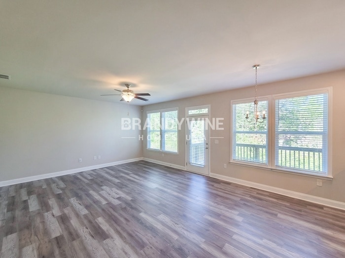 Building Photo - 1116 E Shoreview Rd