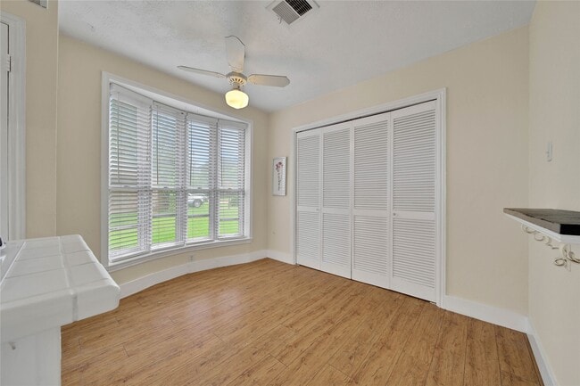 Building Photo - 626 Park Knoll Ln