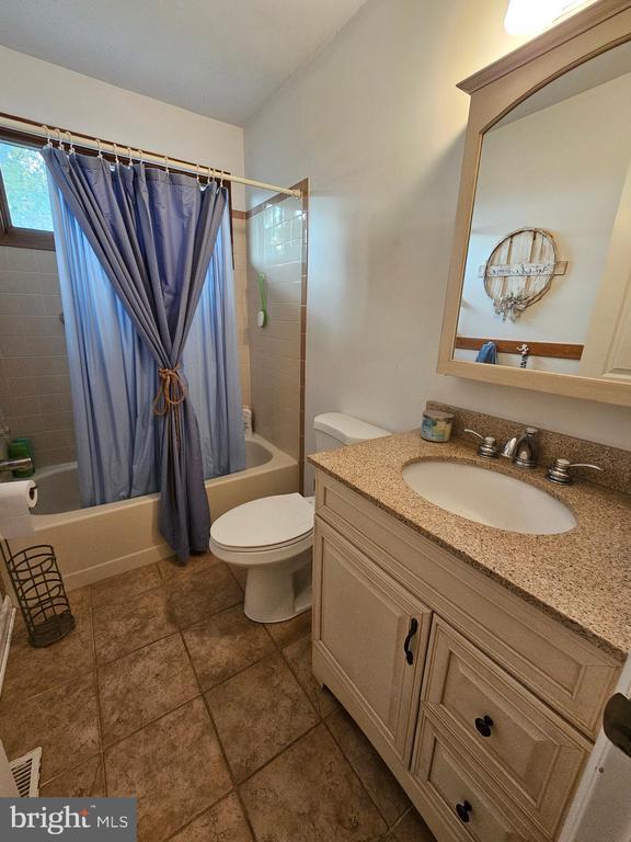 Building Photo - 82 Basin Rd