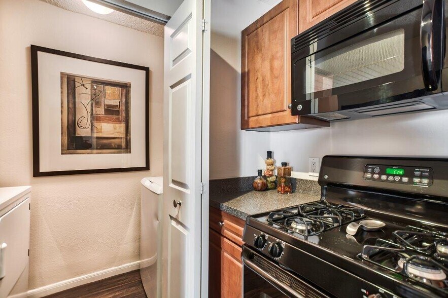 Middletown Brooke Apartments 100 Town Brooke Middletown CT 06457