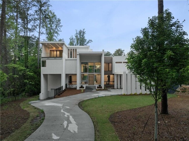 Building Photo - 2650 Fairoaks Rd