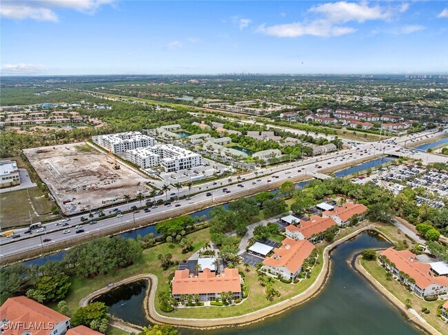 Building Photo - 4970 Deerfield Way