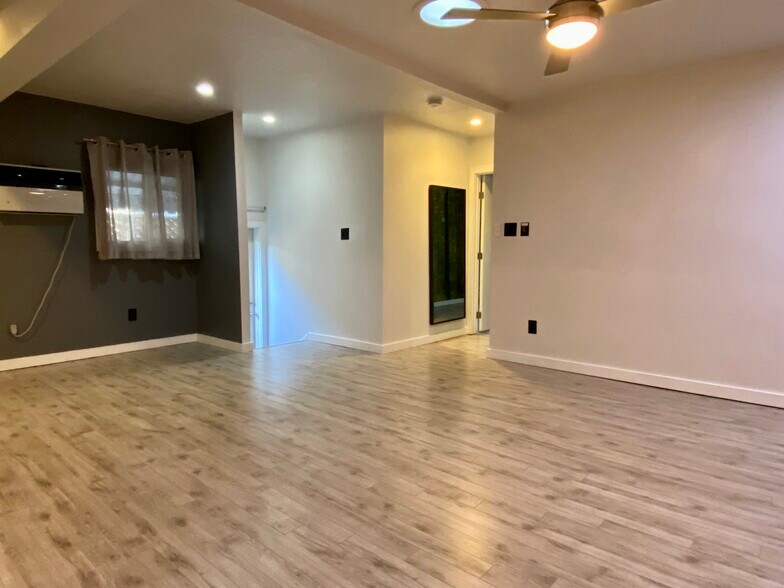 Building Photo - 1043 Sanborn Ave