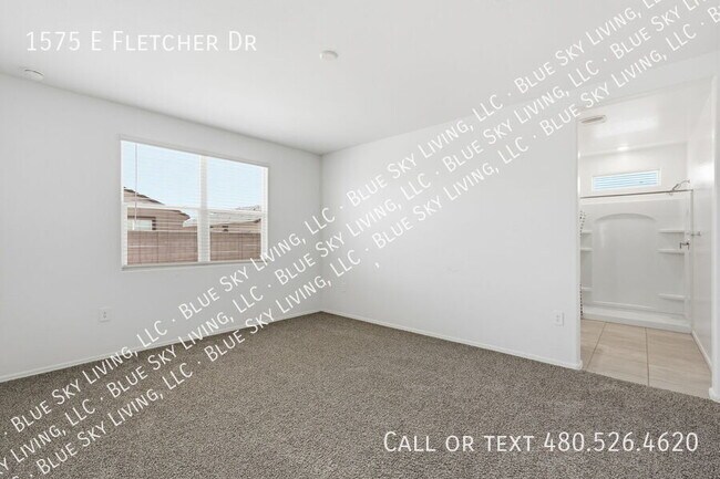 Building Photo - 1575 E Fletcher Dr