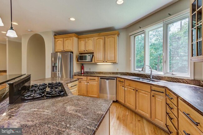 Building Photo - 18 Nantucket Ct