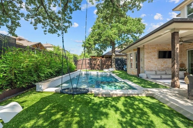 Building Photo - 6701 Teulada Dr