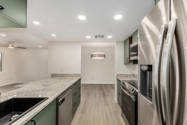 Building Photo - 222 W Brown Rd