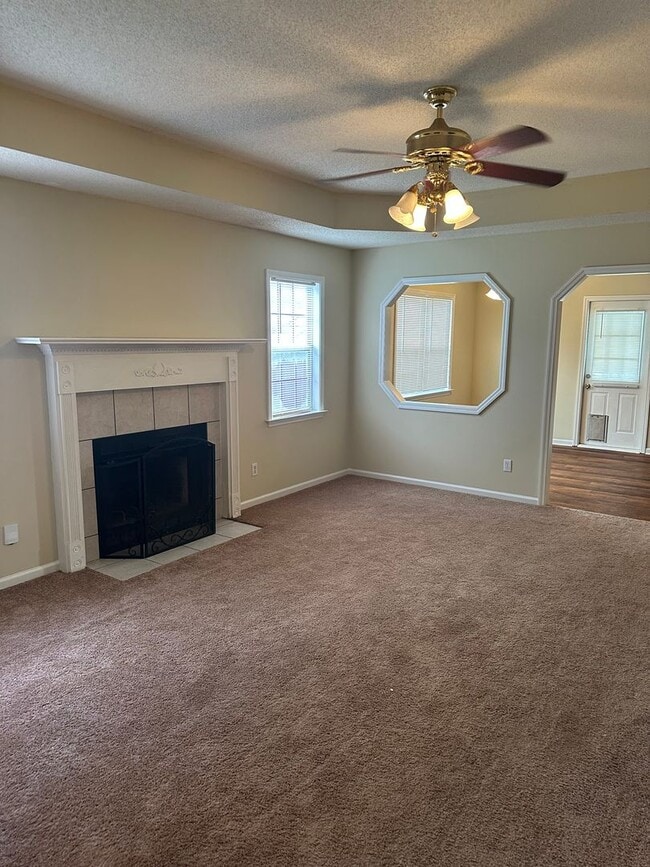 Building Photo - 4241 Wilshire Dr