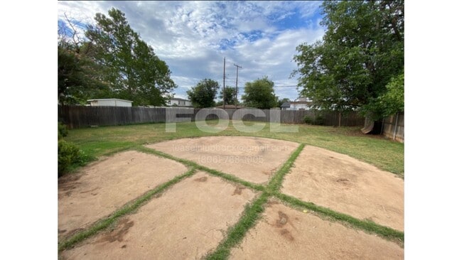 Building Photo - Cute 2-bedroom 1 bath, Centrally Located
