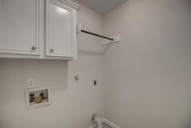 Building Photo - 5101 Cavendish Dr