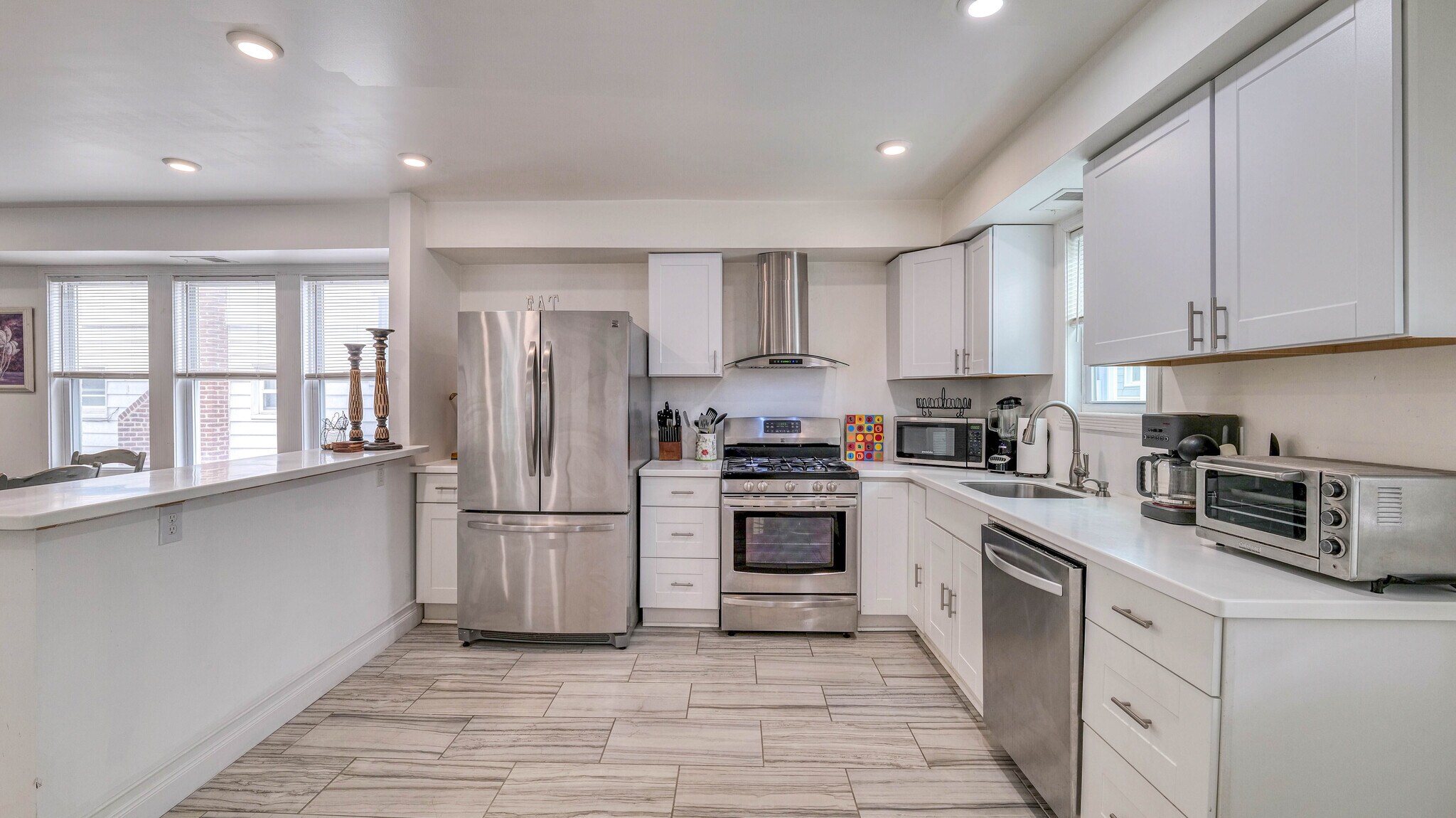 Building Photo - 14 N Vassar Sq