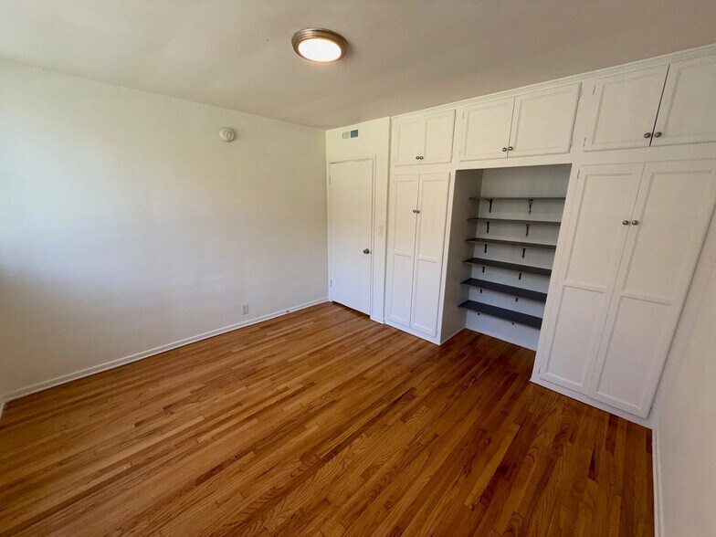 Building Photo - 4266 Fulton Ave