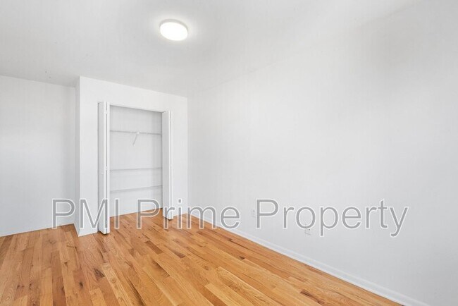 Building Photo - 92 E Blackwell St