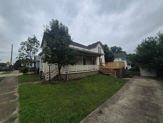 Building Photo - 143 Kenton St