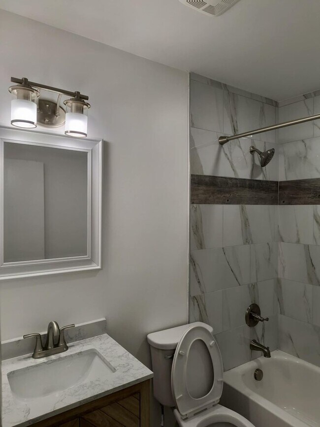 Building Photo - Fully Renovated 3 Bedroom, 2 Bath Home **M...