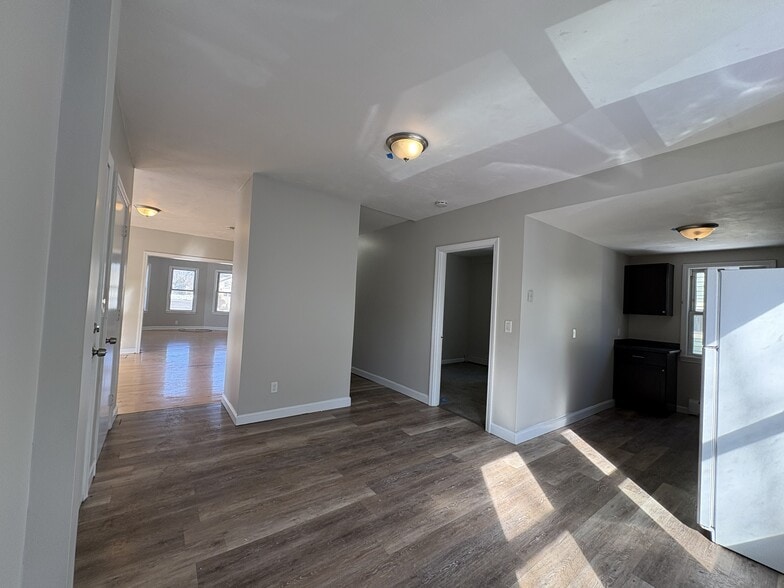 Building Photo - 171 Pleasant St