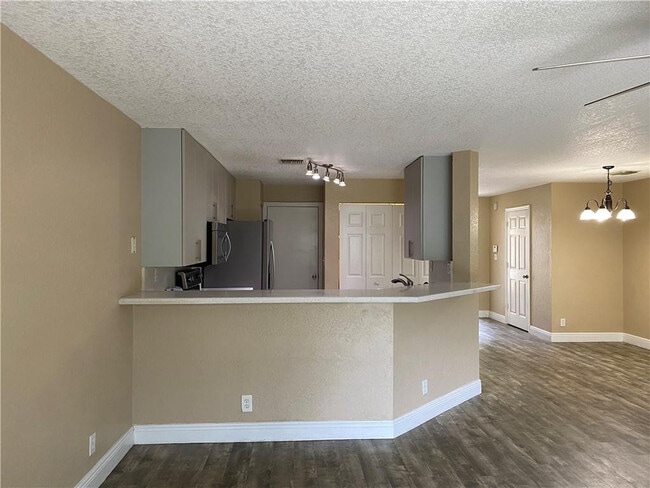 Building Photo - 8549 W Southgate Shores Cir