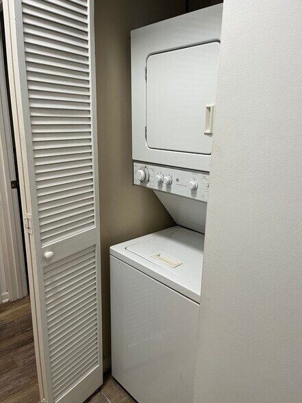 W/D included - 1755 Central Park Rd
