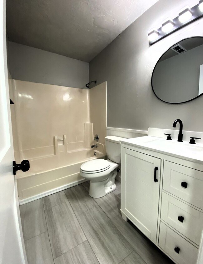 Building Photo - Available for Immediate Move-in!!!