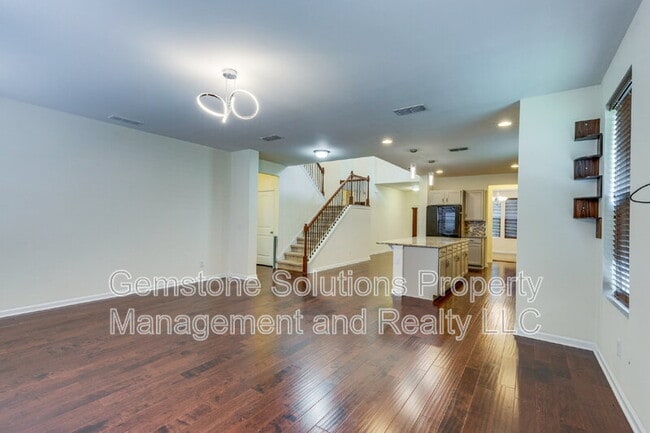 Building Photo - 203 S Dunnwood Ln