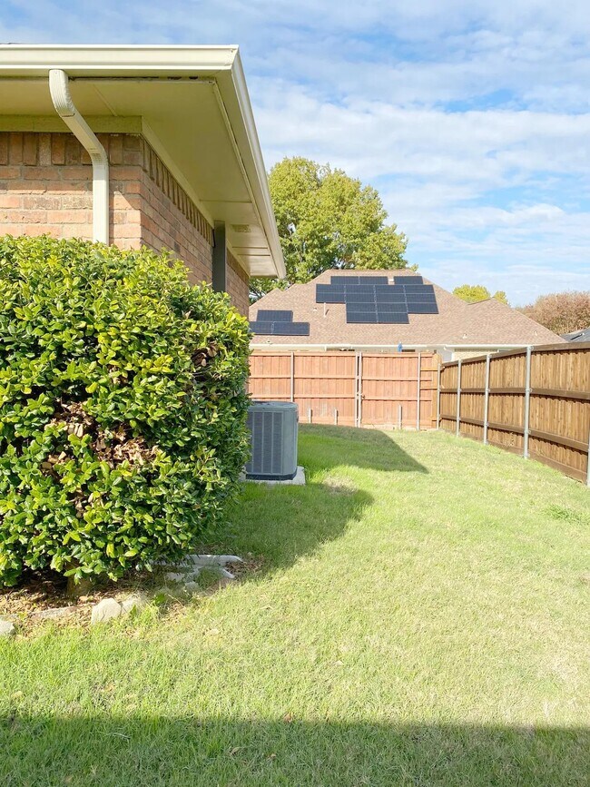 Building Photo - 3907A Irvine Dr