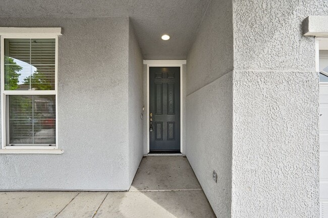 Building Photo - 2815 Tourbrook Way