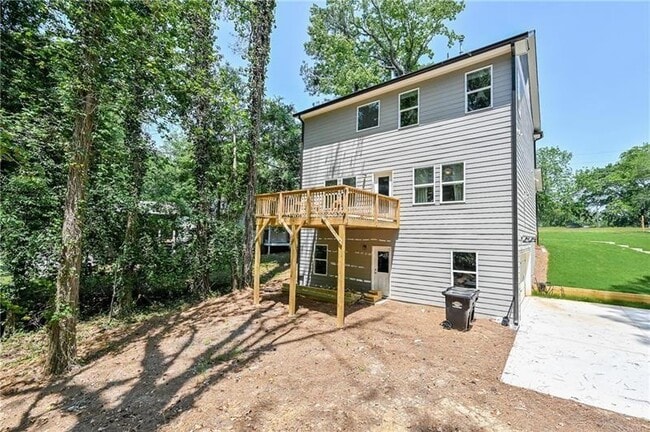 Building Photo - 4935 Robinson Rd