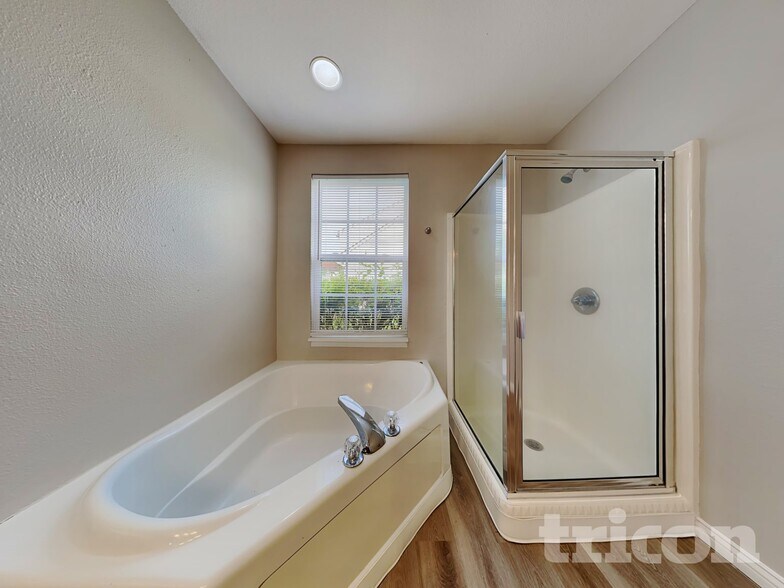 Building Photo - 1167 Fiesta Dr