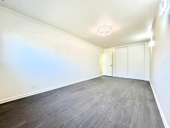 Building Photo - 15560 Calgary St