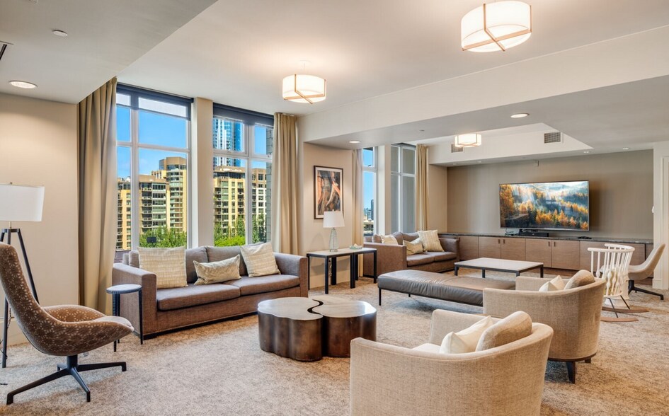 Lounge on Amenity Floor - 819 Virginia St