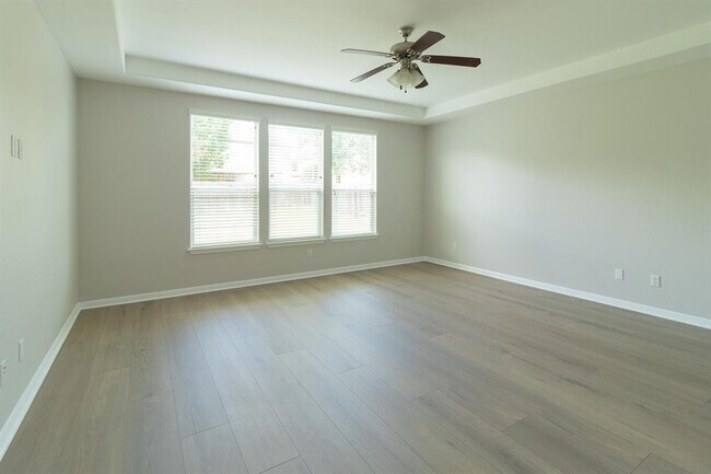 Building Photo - 2102 Monticello Ct