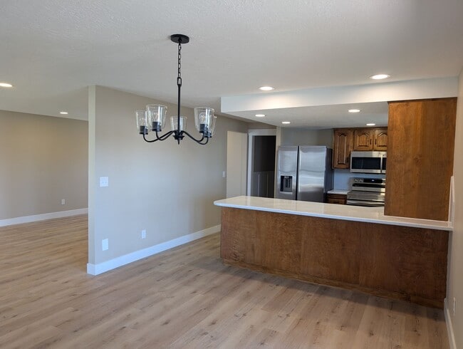 Building Photo - Recently Renovated 5-Bed Home + Optional W...