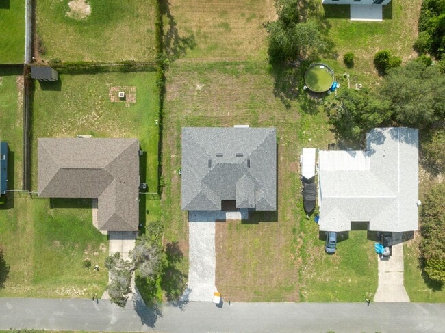 Building Photo - 14152 SW 44th Ave