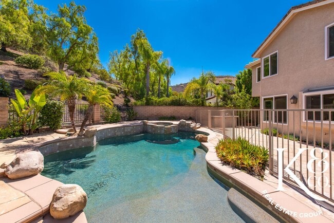 Building Photo - Immaculate 4-Bedroom Home in Sought-After ...
