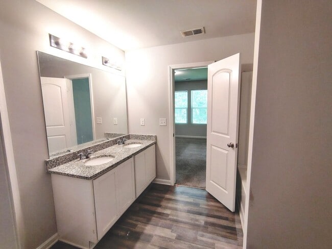 Building Photo - A Fabulous Place to Call Home!