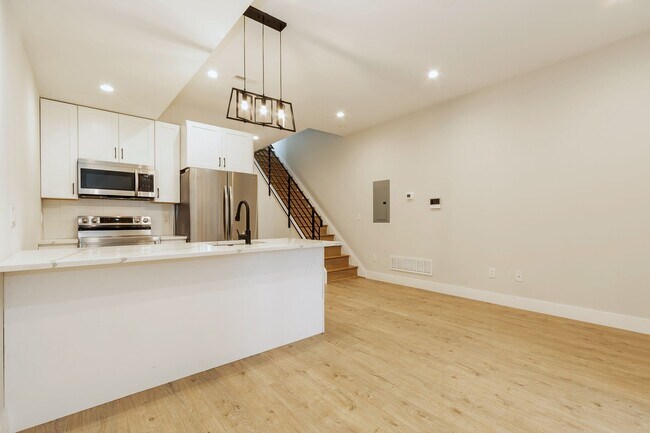 Building Photo - 2218 N Franklin St