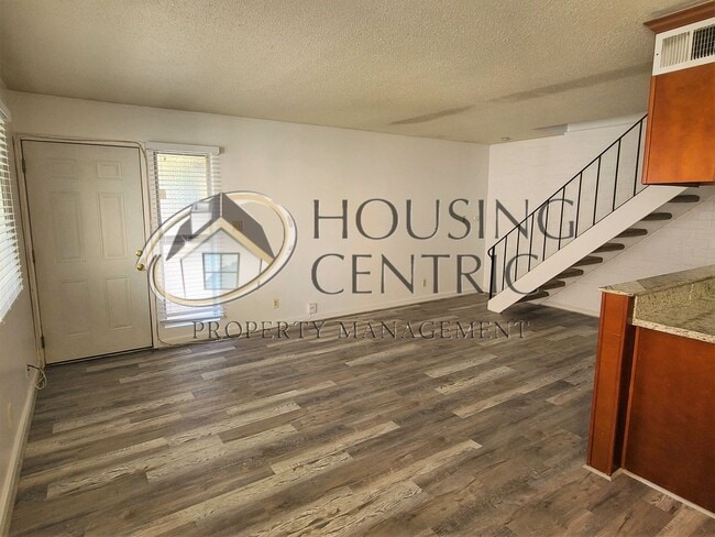 Building Photo - 9013 Montoya St