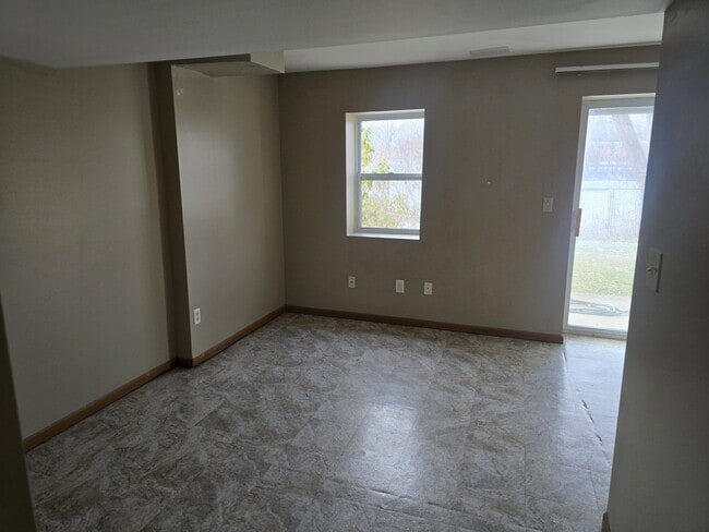 Building Photo - 94 E Montcalm St