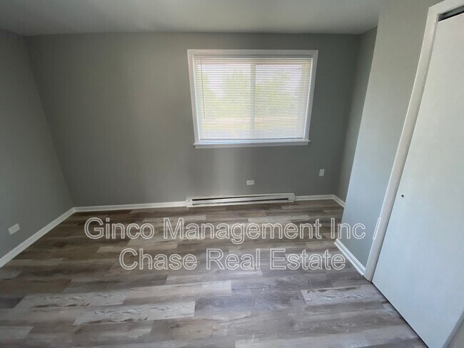 Building Photo - 29837 Illinois 50 - E5