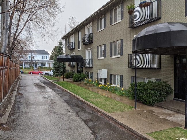 Building Photo - 1257 E 200 S
